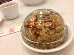 "Luo Mai Fan" (Glutinous rice with peanuts, chinese sausage and scallions)
